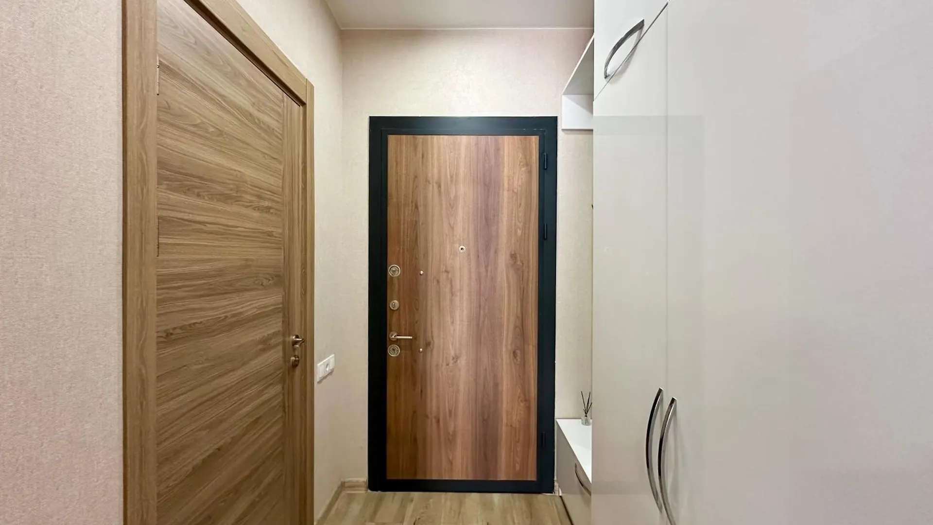 Panoramic Views Of The Sea, Mountains And City Batumi Apartment